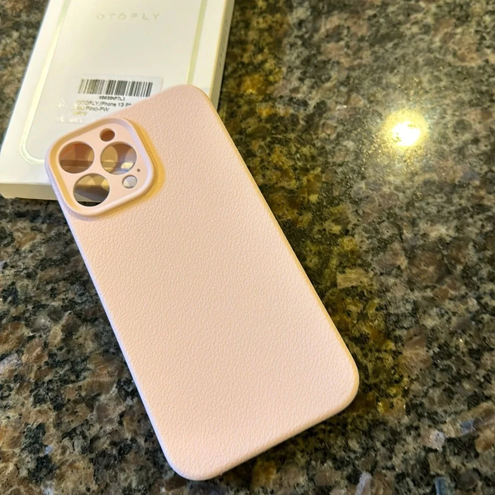 NWT OTOFLY IPHONE13PM CASE. Ice Pink